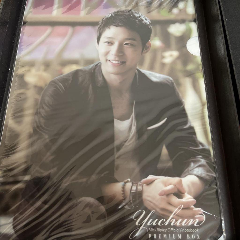 [USED] Yuchun In Miss Ripley Official Photobook Premium Box = Yuchun Mi…