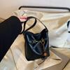 Foreign Style Casual Versatile Bucket Bag Women'S Autumn And Winter Fashion Large Capacity High-End Shoulder Bag