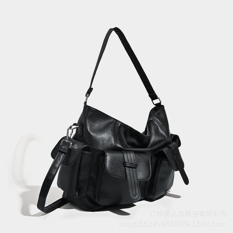 Large Capacity Crossbody Bag Autumn and Winter New PU Texture Trendy Niche Design Armpit Bag Hand-held Black Solid Color Motorcycle Bag