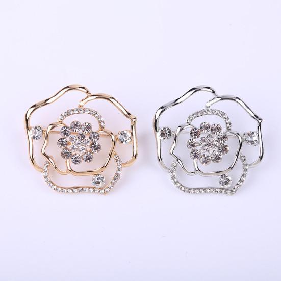 Hollow Glossy Rose Flower Brooch Sparkling Rhinestones Inlaid Pin Luxury Wedding Dress Badge Women Sweater Coat Jewelry Accesorries