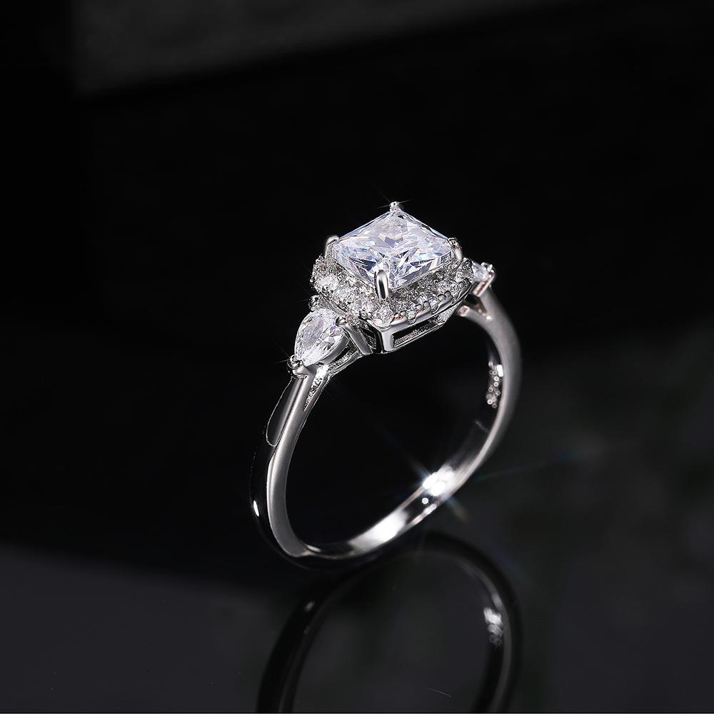 Huitan Simple Style Women Ring Inlaid Bright Princess CZ Fashion Party Daily Versatile Accessories Fancy Wedding Low-key Jewelry