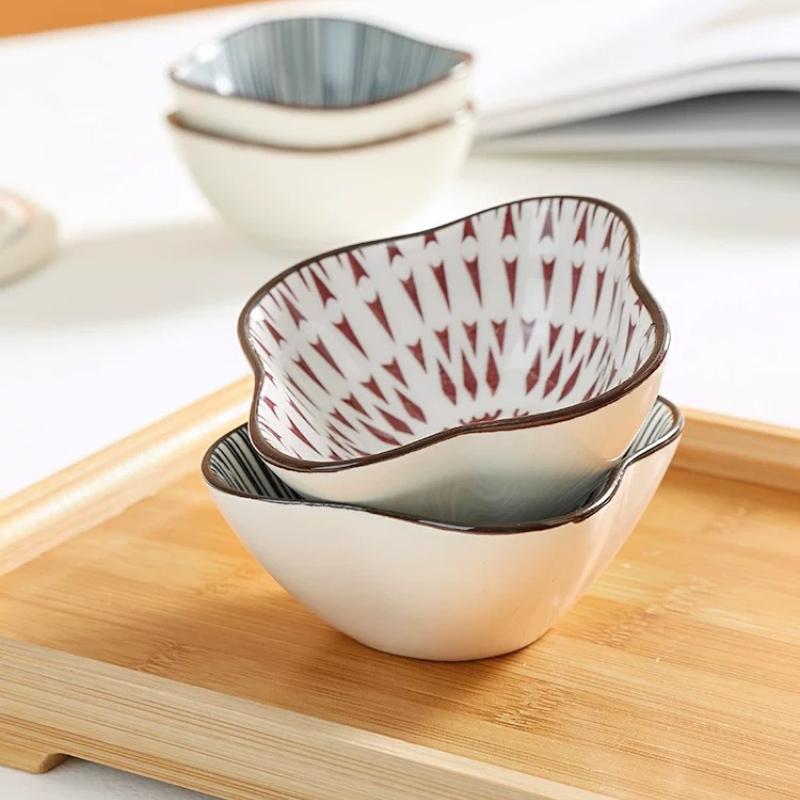 Японская керамическая десертная тарелка, подставка для фруктов, креативная маленькая тарелка для ароматизаторов, блюдо для макания, барбекю, хот-пот, ресторанная тарелка для закусок