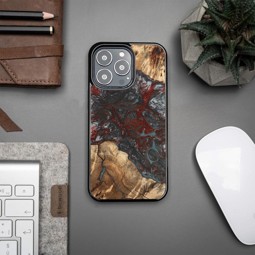 Bewood Unique case for iPhone 13 Pro - Planets - Pluto