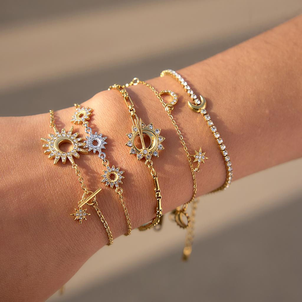 J&D Jewelry Браслет-шарм 'Небесное Солнце Луна Звезда' с покрытием из нержавеющей стали 18K Gold, с кристаллами, на цепочке O для женщин