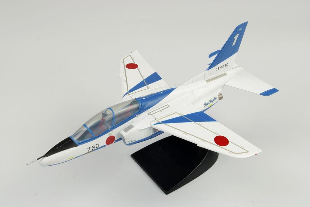 PLATZ ВВС Японии Blue Impulse 2024 Пластиковая модель 1/100 Самооборона T-4 BLU-2024