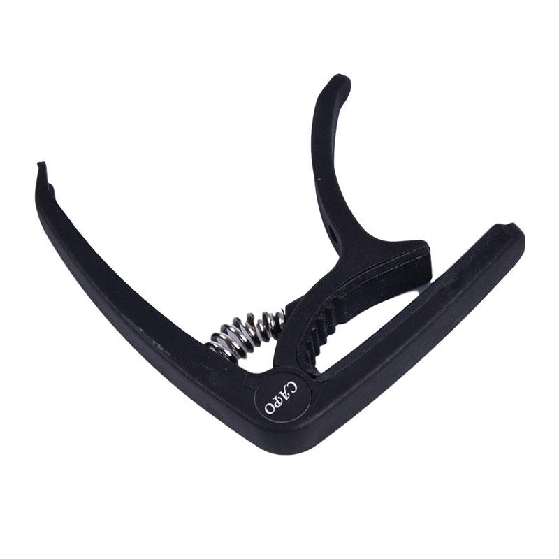 1 гитарный каподастр и 5 медиаторов для акустической электрогитары. Аксессуары