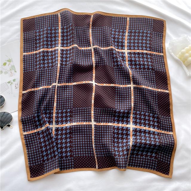 Дизайнерский велюровый квадратный шарф для женщин, шейный платок, галстук, модный маленький клетчатый шарф для волос на запястьях, новый платок, бандана 