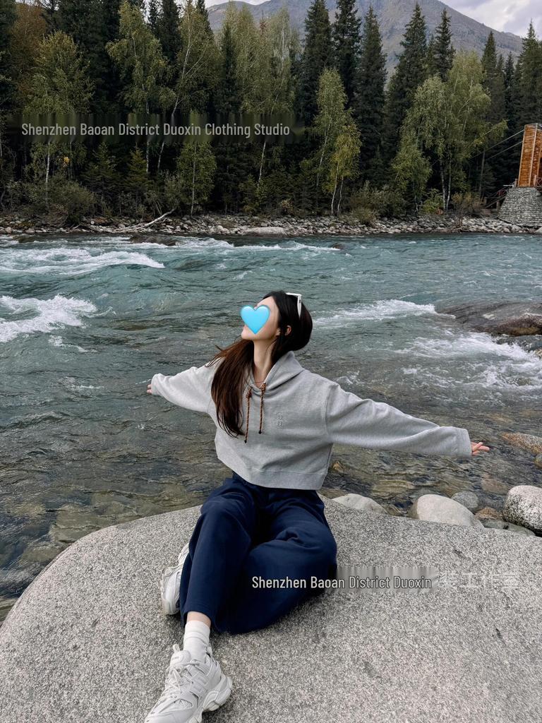 Худи женское из плотного хлопка MIU с вышивкой