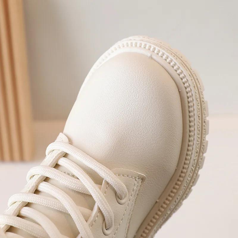 2024 Новая детская обувь Ботинки для девочек Боковая молния Узкий ремешок Британский стиль Детская мода Повседневные короткие ботинки для мальчиков Бежевые балетки