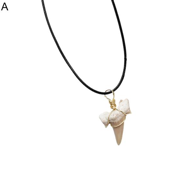 Привлекательное ожерелье Тонкая работа Сплав Подвеска в форме зуба акулы Ожерелье для повседневной носки