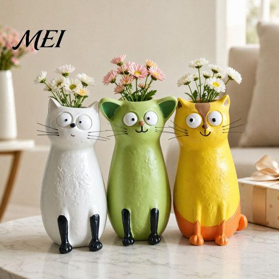 Quirky Cat Vase for Flowers, Flower Desk Decoration and Bookshelf Display, 3D Decorative Small Vases Home Office Styling Gift Giving, Resin