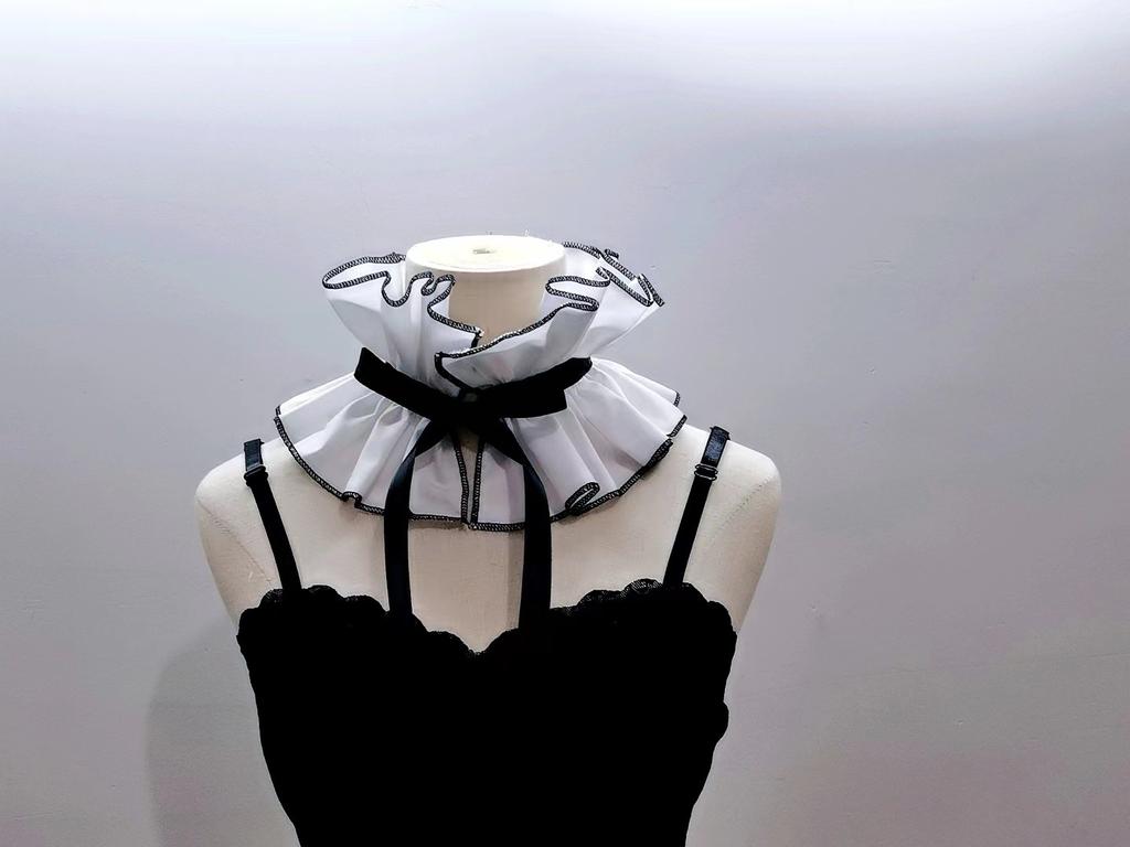 New Pleated Ruffled Scarf Shirt for Women with Standing Collar Retro Court Collar Accessories Round Neck Low Neck Stage Shoot