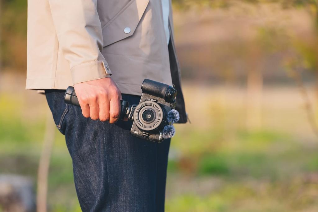 Nikon Штатив-ручка SmallRig 3070 с дистанционным управлением для беззеркальной зеркальной фотокамеры Z30 черного цвета ML-L7