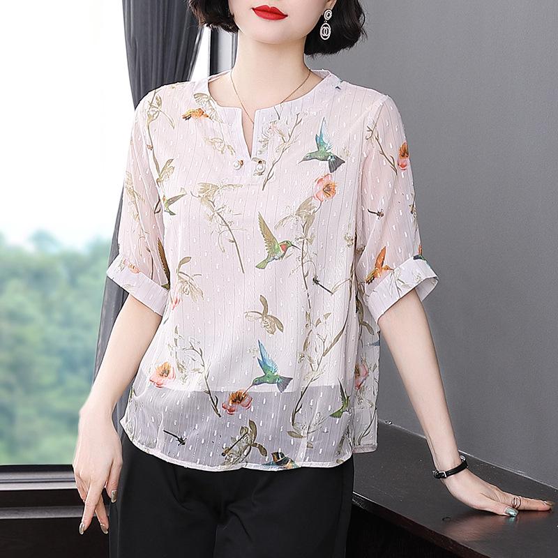Stylish and Slim Chiffon Shirt for Women - 2022 Summer Fashion, Short-Sleeved Top for Middle-Aged Moms