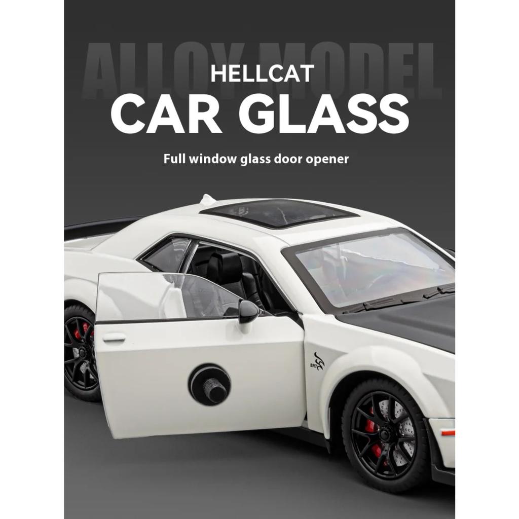 1/24 Dodge Challenger Hellcat Redeye Металлическая литая модель автомобиля Игрушка-украшение с высокой степенью детализации Звук и свет Оттянуть назад Праздничные подарки