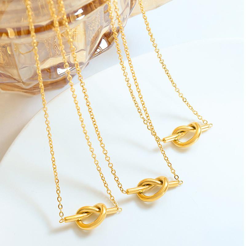 Hot Sale Fashion Knot Heart Pendant Necklace Minimalist Jewelry Gold Plated Stainless Steel Necklace for Women Girls