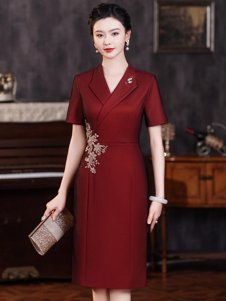 Высококачественное зауженное платье с V-образным вырезом Осень 2025 для мам невесты