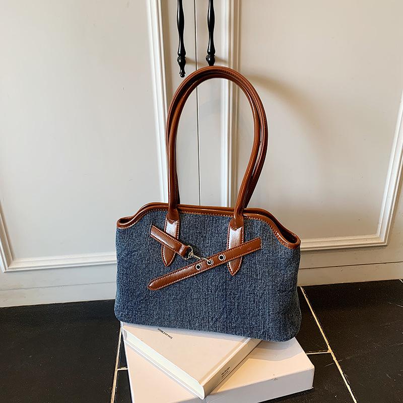 Джинсовая сумка женская большой вместимости 2025 новая осень и зима универсальная простая на плечо студентка класс поездки на работу сумка-тоут