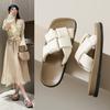 Крутые шлепанцы на толстой подошве женские летние модные 2025 новые нишевые ретро пляжные сандалии повседневные шлепанцы на одном ремешке