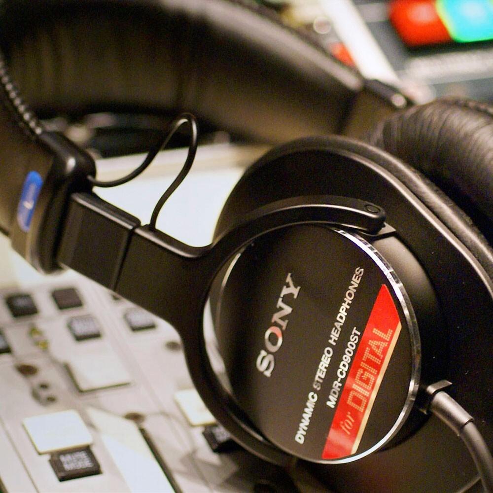 Sony Студийные наушники-мониторы Студийные мониторные наушники MDR-CD900ST