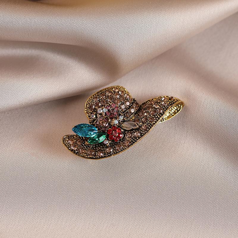 Брошь в виде шляпы от солнца с бриллиантами, Высокий класс, Легкая роскошь, Ретро женская брошь из сплава, Универсальная булавка