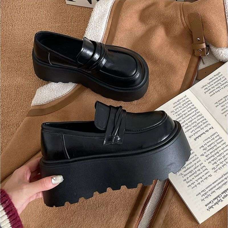 Новые китайские туфли на платформе из кожи, лоферы 2025 весна и осень, легкие, популярные лоферы, британские одинарные туфли