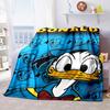 This Donald Duck cartoon print blanket is warm and comfortable, suitable for adults, and is an ideal choice for occasions such