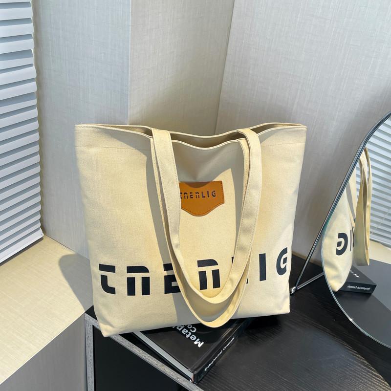 Large Capacity Fashionable Tote Bag For Women Ideal For Autumn Winter Casual Use