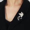 Simple Luxury Women Phoenix Shape Brooch Shining Rhinestones Inlaid Faux Pearl Suit Badge Electroplating Pin Outfit Accessories