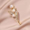 Brooch High-End Sense Niche High-End Women'S Silk Scarf Buckle Alloy Corsage Small Fragrant Wind Pearl Rhinestone High-End