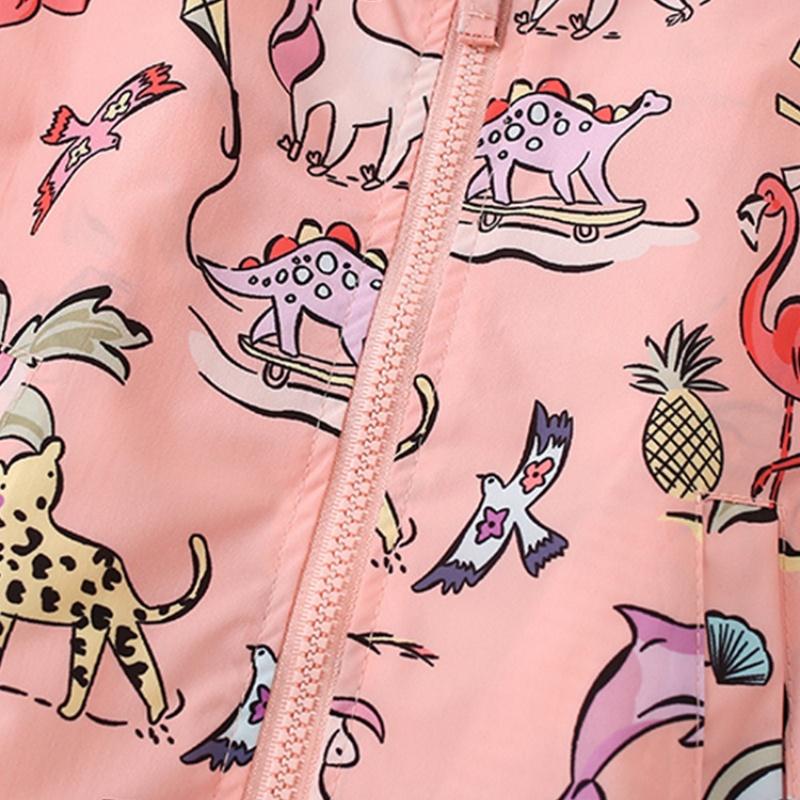 2025 Детская одежда Куртки для мальчиков Детская ветровка с капюшоном на молнии Модное детское пальто с принтом Водонепроницаемые толстовки для девочек