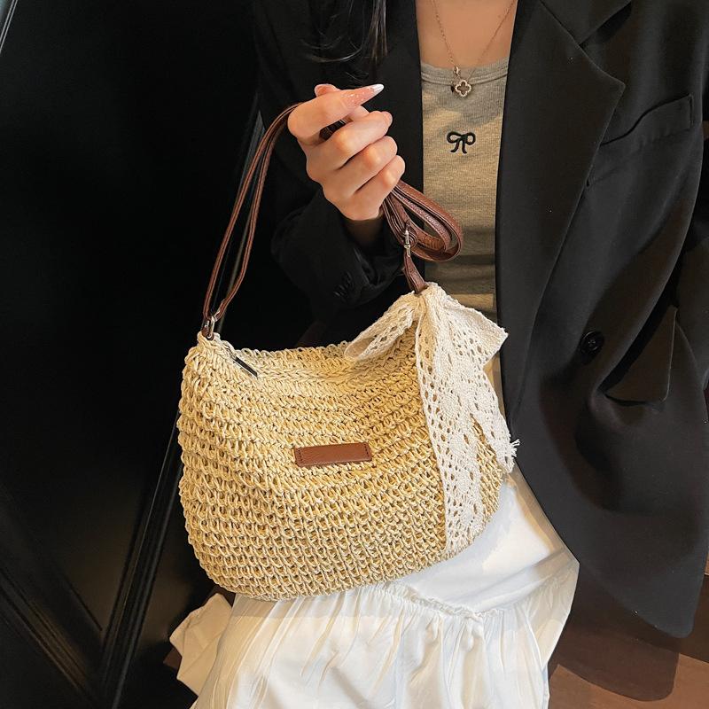 Woven Straw Crossbody Bag Women's Large Capacity 2025 New Summer Versatile Bucket Bag Seaside Vacation Beach Bag