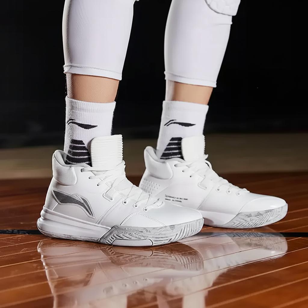 Li-Ning Легкие амортизирующие нескользящие прочные баскетбольные кроссовки среднего размера мужские кроссовки белые ABPQ039-5