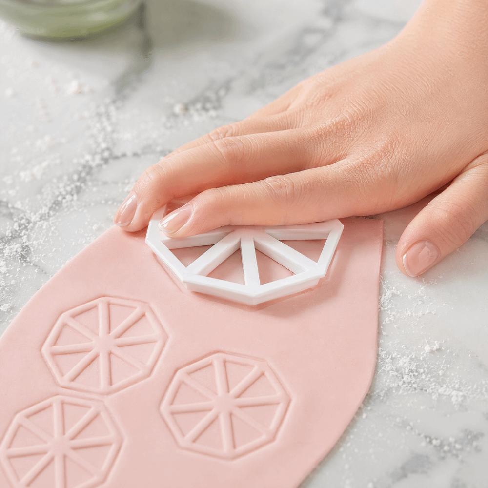3pcs PP Cookie Mold Triangle Flag Shape Cake Decorating Mold Flag Cutting Mold Cake Toppers