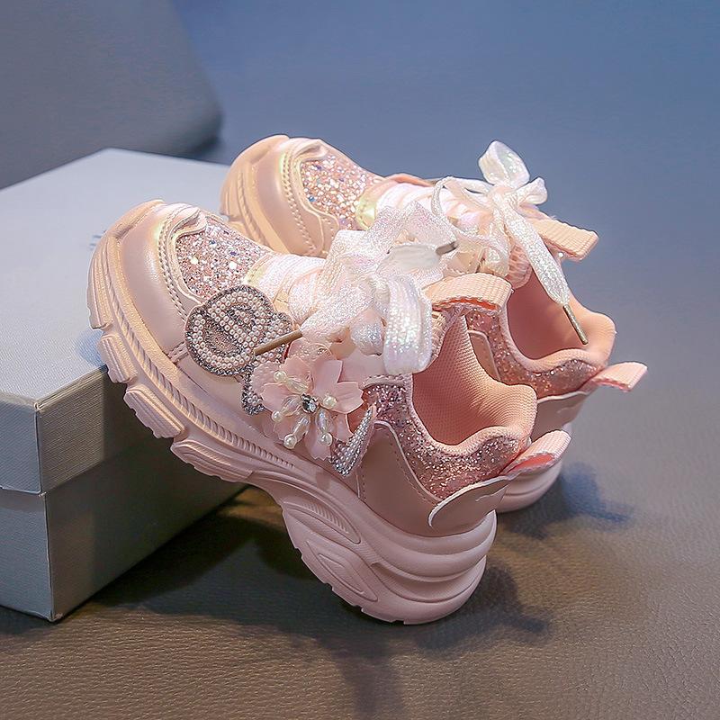 2025 весна новые спортивные туфли для девочек туфли для девочек мягкая подошва нескользящие туфли принцессы новые кроссовки детская обувь