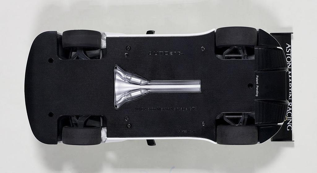 AUTOart Aston Martin V12 Vantage GT3 2013 Completed Product 1/18 (White)
