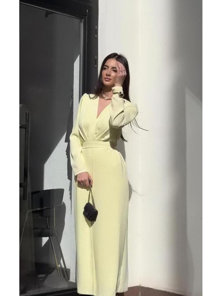 Платье с V-образным вырезом, длинными рукавами, приталенное, с неровным подолом