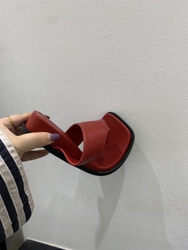 Тапочки на танкетке, сандалии-щипки, женская обувь, летняя обувь, пляжная обувь, серебристые сандалии, римские сандалии, женская обувь