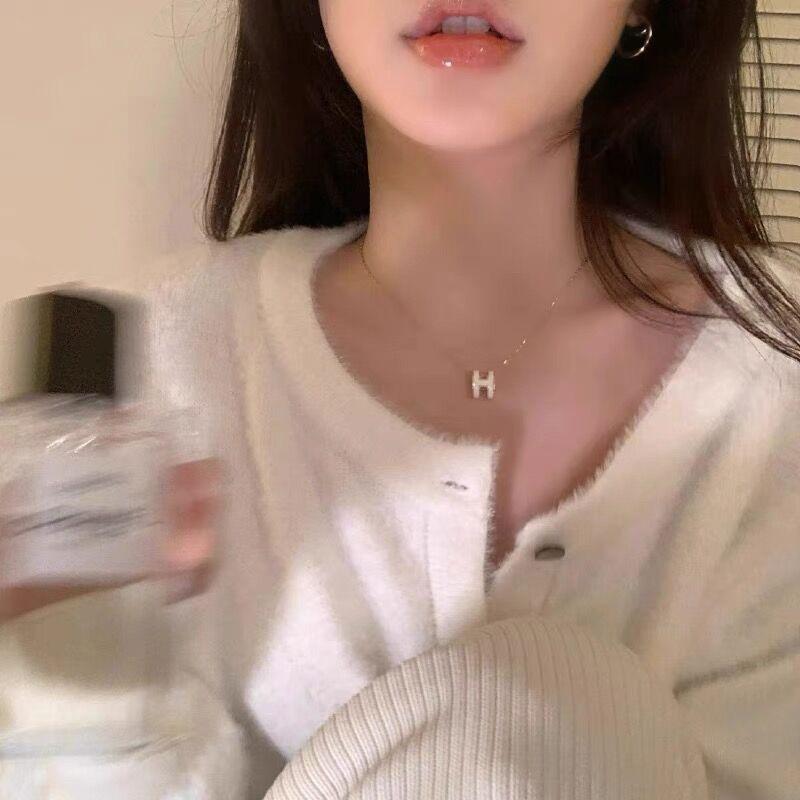 Ожерелье с буквой H Женское простое темпераментное ожерелье с ключицами Интернет-красные аксессуары Ожерелье с буквой H в форме капли масла 2023