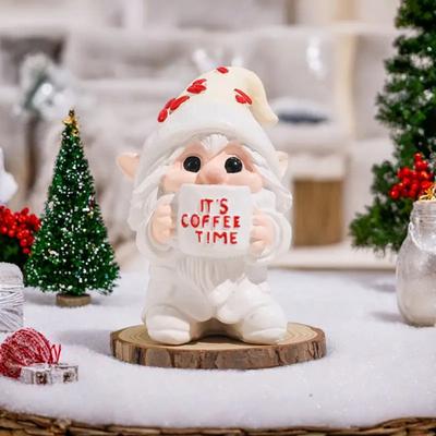 Время кофе! Фигурка гнома, пьющего кофе. Статуэтка гнома-эльфа из смолы. Украшение для дома, офиса, рабочего стола.