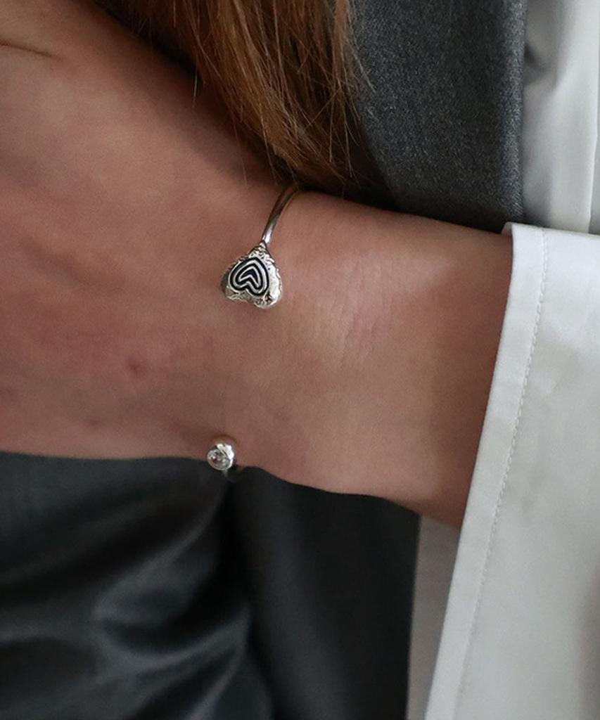 Nuavo Heart Memory Cuff