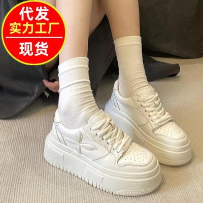 В 2024 году новый женский взрыв увеличит высоту толстой подошвы весной и осенью, а подошва маффин будет модной и очень