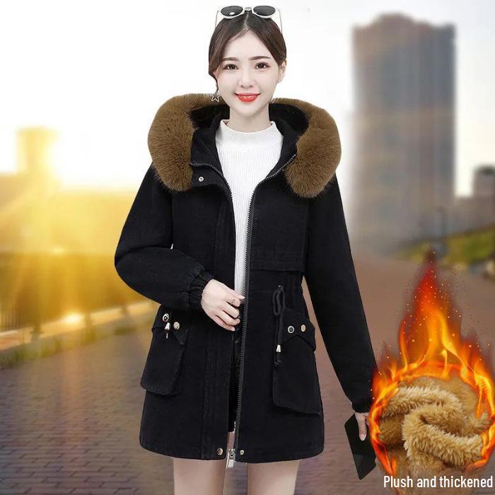Женское зимнее бархатное пальто 2024 года: Приталенный крой, корейский стиль, меховой воротник, теплый, большой размер, средней длины.