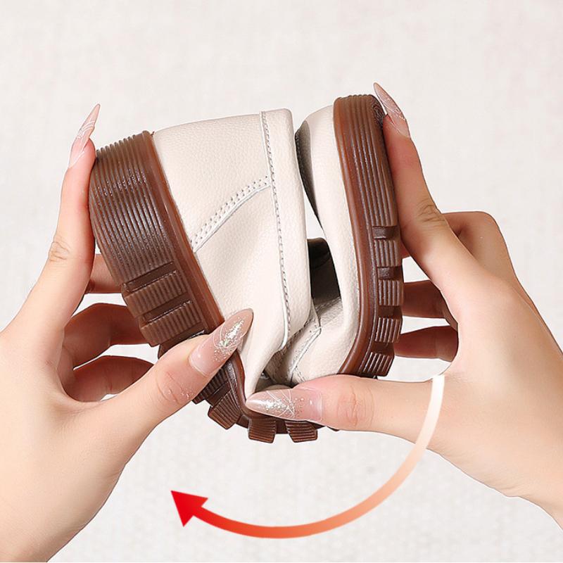 Большие размеры 2024 года, новые весенние туфли-одиночки, женские туфли на мягкой подошве для мам, модные повседневные женские кожаные туфли