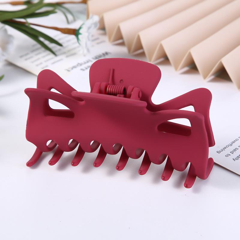 Korean-Style Geometric Hair Clips: Large Size, Versatile Hollow Ponytail & Grab Clips for Women
