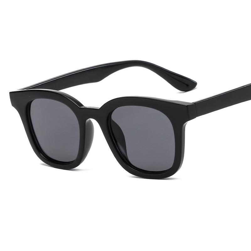New retro small frame square sunglasses men's and women's simple travel beach sunglasses European and American round face glasses s