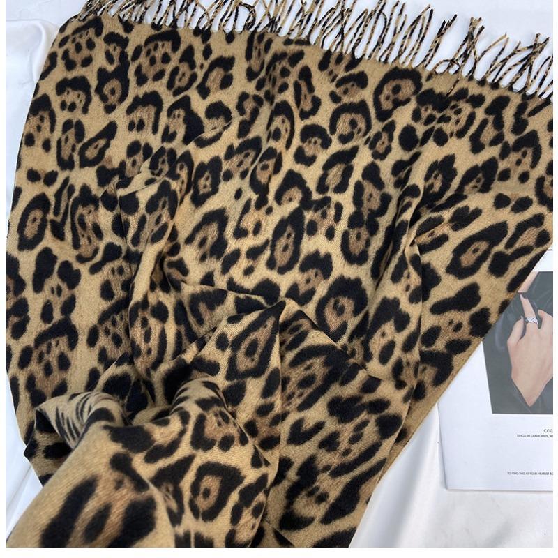 Leopard Print Scarf Women's Autumn and Winter Classic Thickened Imitation Cashmere Printed Fringed Shawl European and American Warm Scarf