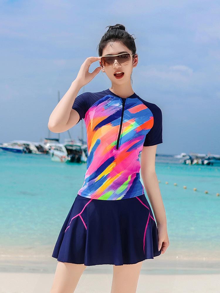 Спортивный купальник-накидка больших размеров 2025 с шортами в стиле сплит для женщин