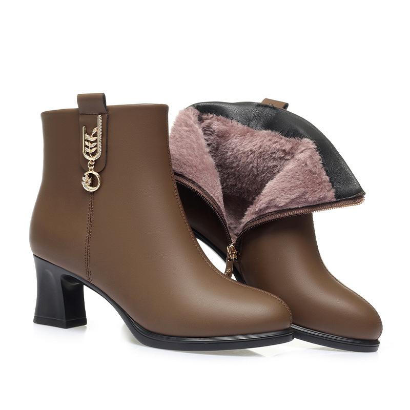 Модные удобные мягкие кожаные теплые зимние туфли женские на платформе 2024 года на толстом высоком каблуке ботильоны для офиса мама модель сплошная кожа