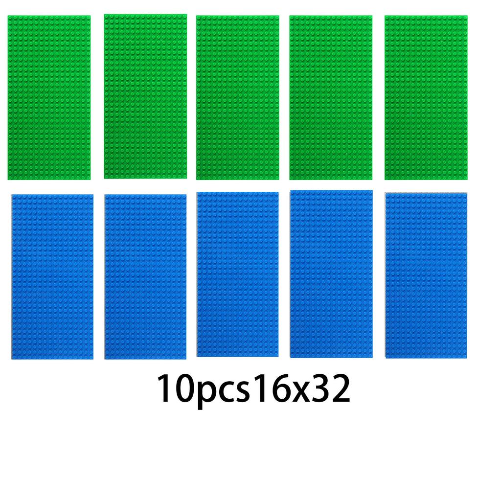 Идеально подходят для игры и демонстрации построек из строительных блоков, эти 10 деталей с 16x32 отверстиями идеально подходят для травяных поверхностей.